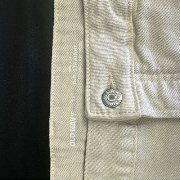 Old Navy Women's Tan Shorts <<<<<54>>>>> - Picture 3 of 6